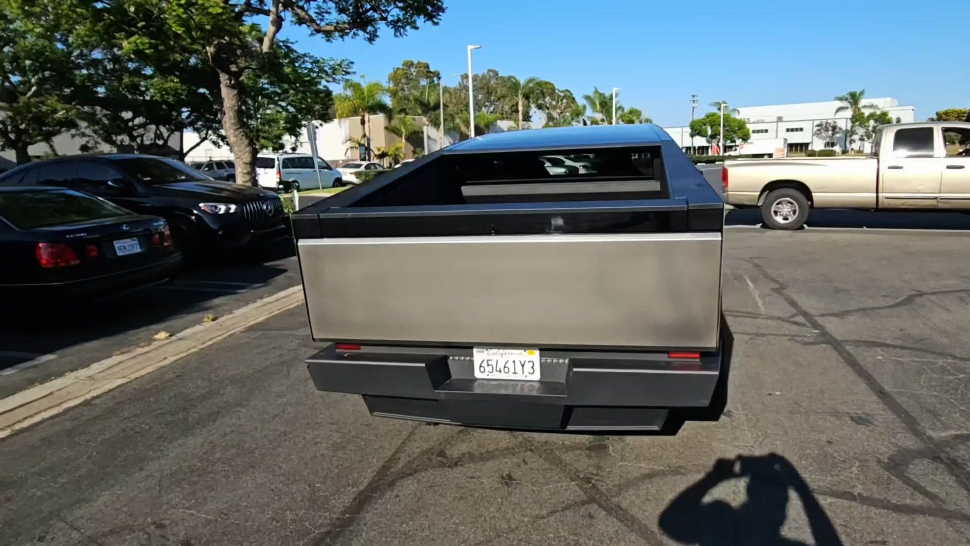 Tesla Cybertruck Base Crew Cab Short Bed 2024 | Grand Car Tesla Cybertruck Base Crew Cab Short Bed 2024 - доставка авто из США