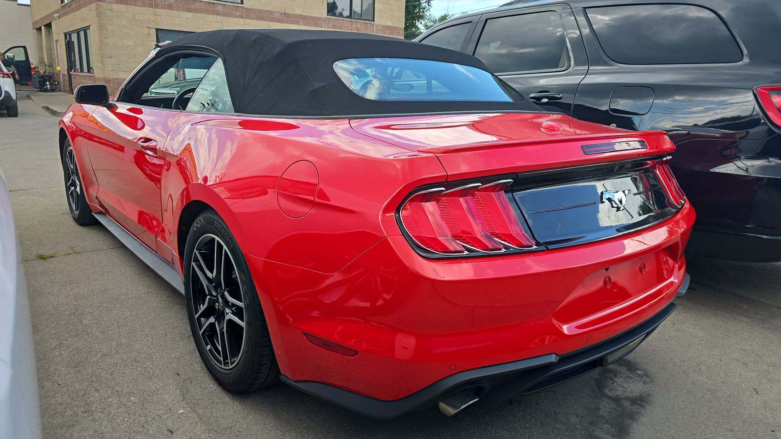 Ford Mustang EcoBoost Premium Convertible 2022 | Grand Car Ford Mustang EcoBoost Premium Convertible 2022 - доставка авто из США