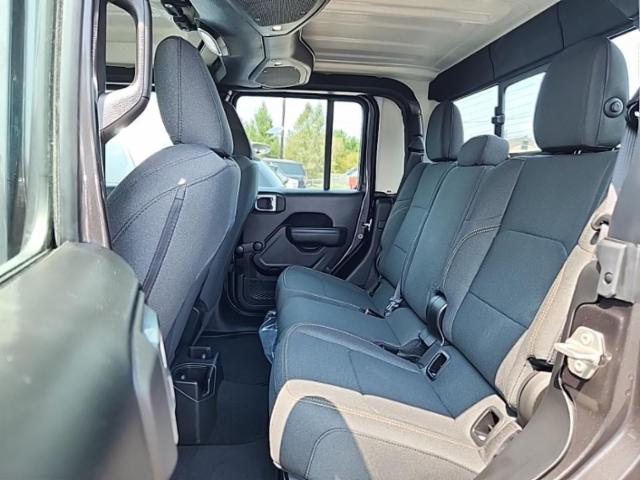 Jeep Gladiator Sport Crew Cab Short Bed 2024 | Grand Car Jeep Gladiator Sport Crew Cab Short Bed 2024 - доставка авто из США