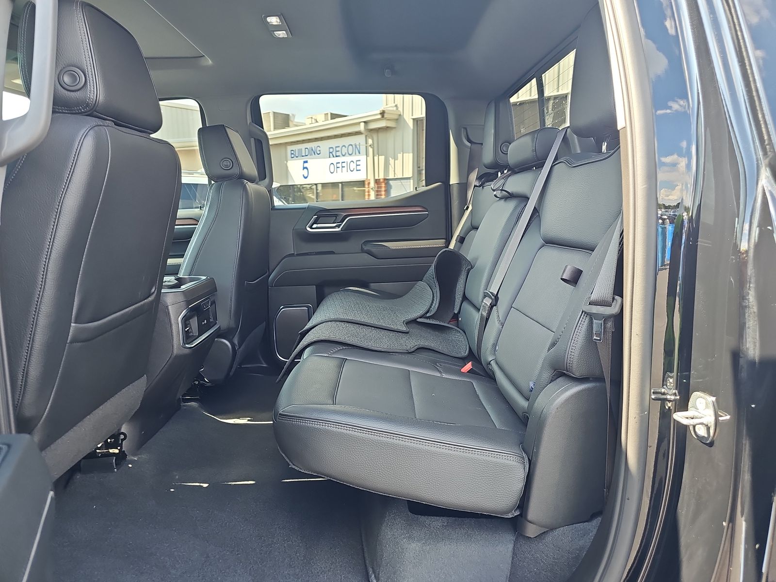 GMC Sierra 1500 Denali Crew Cab Extra Short Bed 5SA 2024 | Grand Car GMC Sierra 1500 Denali Crew Cab Extra Short Bed 5SA 2024 - доставка авто из США