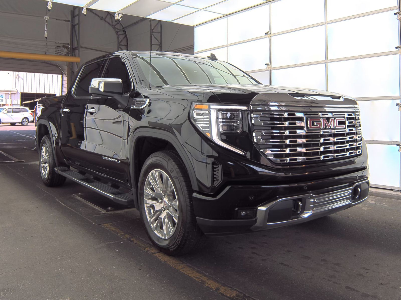 GMC Sierra 1500 Denali Crew Cab Extra Short Bed 5SA 2024 | Grand Car GMC Sierra 1500 Denali Crew Cab Extra Short Bed 5SA 2024 - доставка авто из США