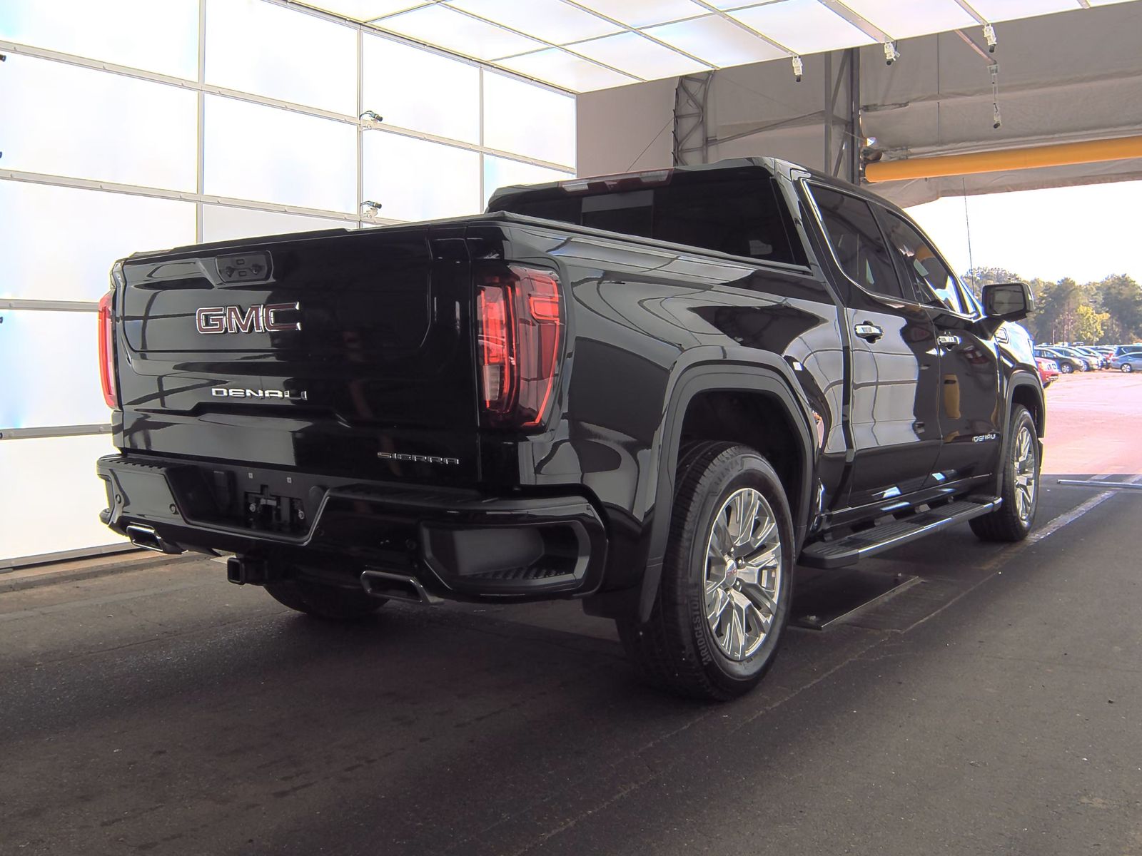 GMC Sierra 1500 Denali Crew Cab Extra Short Bed 5SA 2024 | Grand Car GMC Sierra 1500 Denali Crew Cab Extra Short Bed 5SA 2024 - доставка авто из США