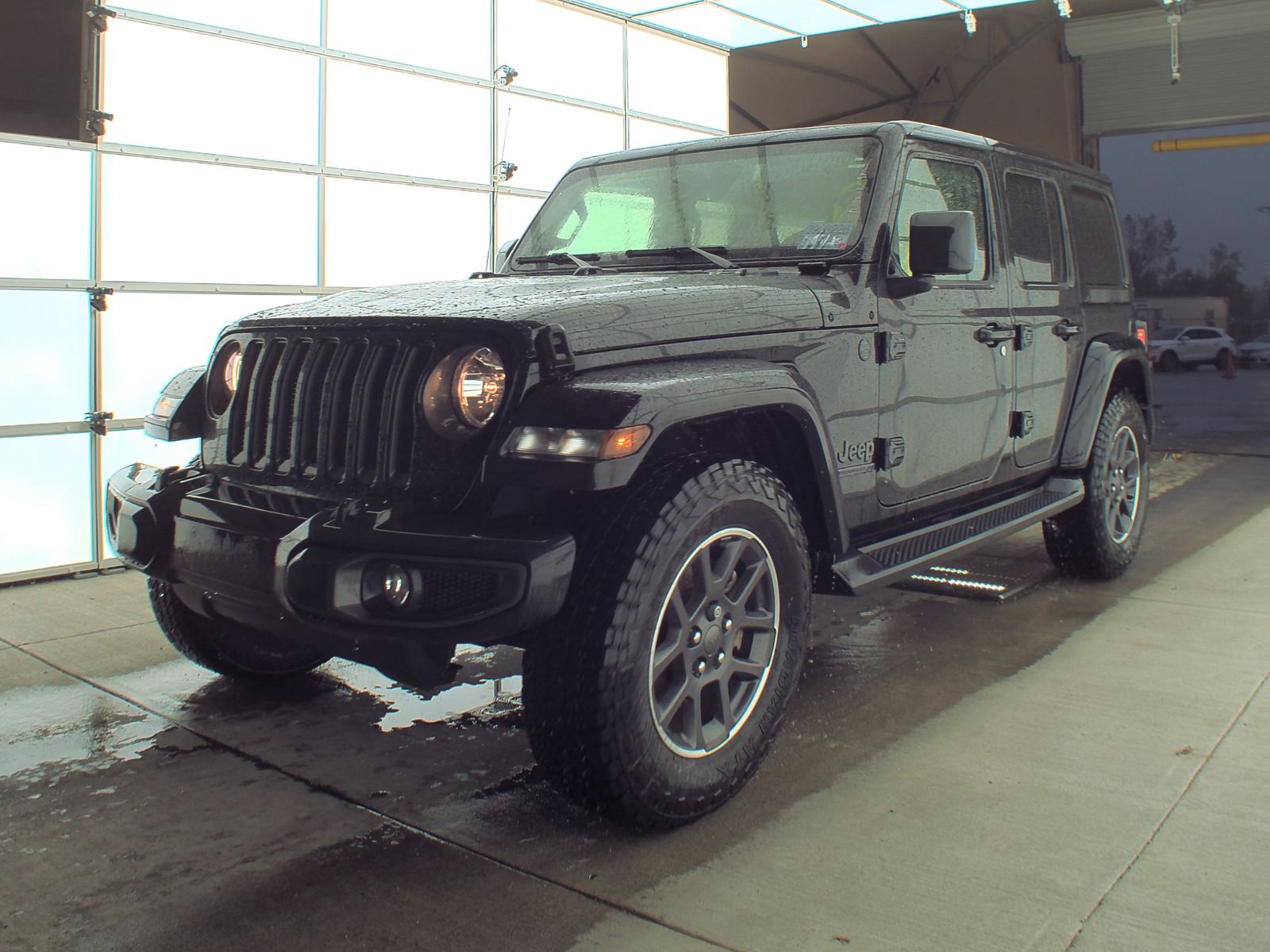 Автомобиль Jeep Wrangler Unlimited 80th Anniversary 2021 | GrandCar