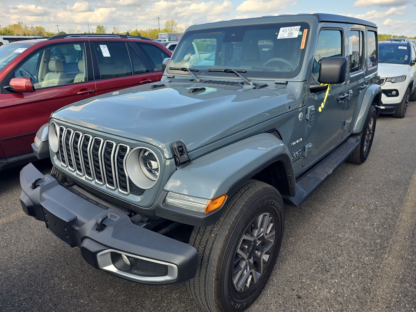 Автомобиль Jeep Wrangler Sahara 2024 | GrandCar