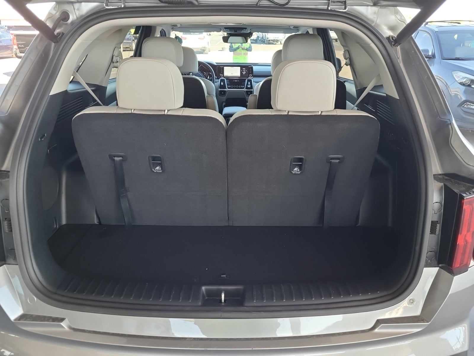 Kia Sorento Hybrid SX-Prestige 2023 | Grand Car Kia Sorento Hybrid SX-Prestige 2023 - доставка авто из США