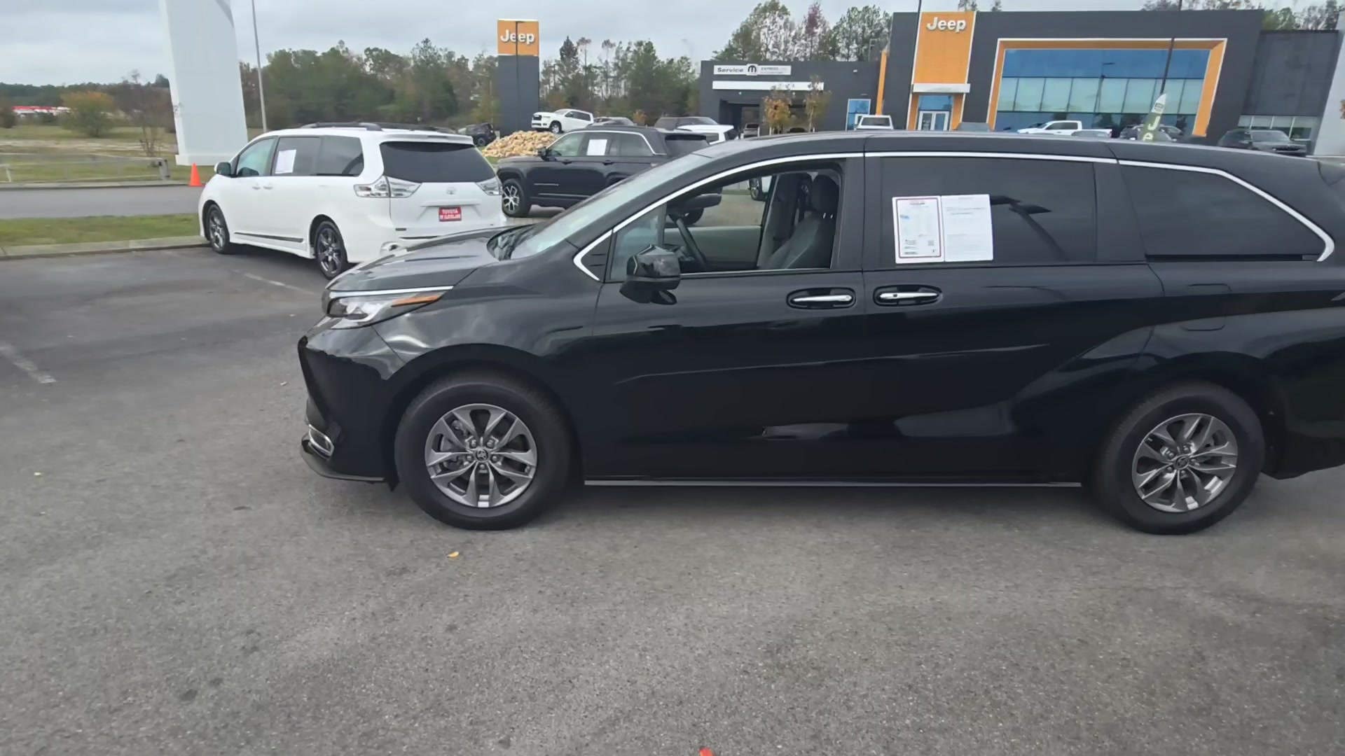 Toyota Sienna XLE 7-Passenger 120.5″ WB 2023 | Grand Car Toyota Sienna XLE 7-Passenger 120.5″ WB 2023 - доставка авто из США