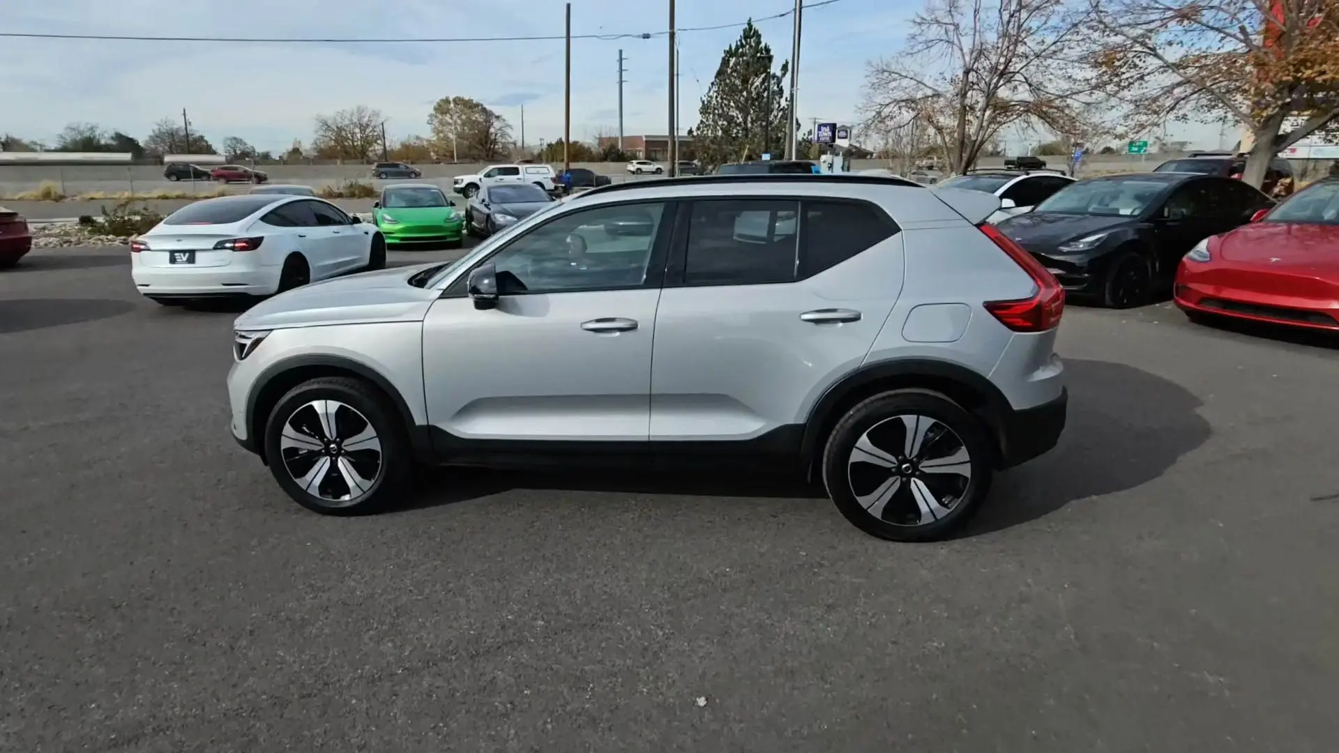 Volvo XC40 Recharge Pure Electric Plus 2023 | Grand Car Volvo XC40 Recharge Pure Electric Plus 2023 - доставка авто из США
