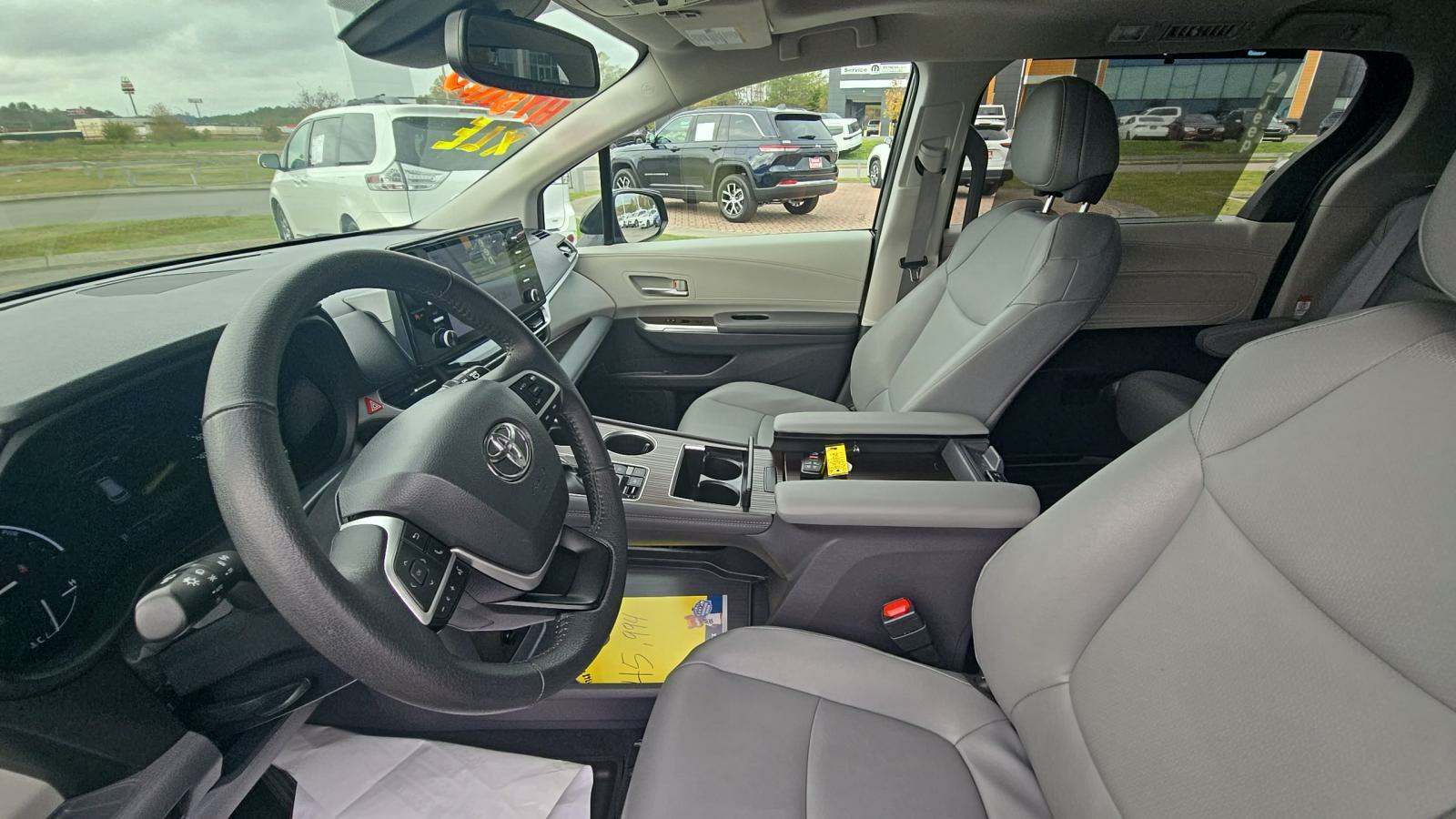 Toyota Sienna XLE 7-Passenger 120.5″ WB 2023 | Grand Car Toyota Sienna XLE 7-Passenger 120.5″ WB 2023 - доставка авто из США