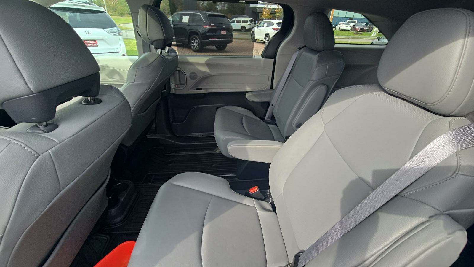 Toyota Sienna XLE 7-Passenger 120.5″ WB 2023 | Grand Car Toyota Sienna XLE 7-Passenger 120.5″ WB 2023 - доставка авто из США