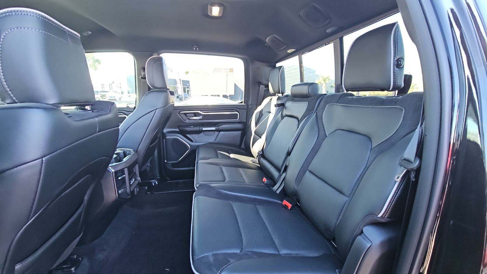 Ram 1500 Laramie Crew Cab Extra Short Bed 2025 | Grand Car Ram 1500 Laramie Crew Cab Extra Short Bed 2025 - доставка авто из США