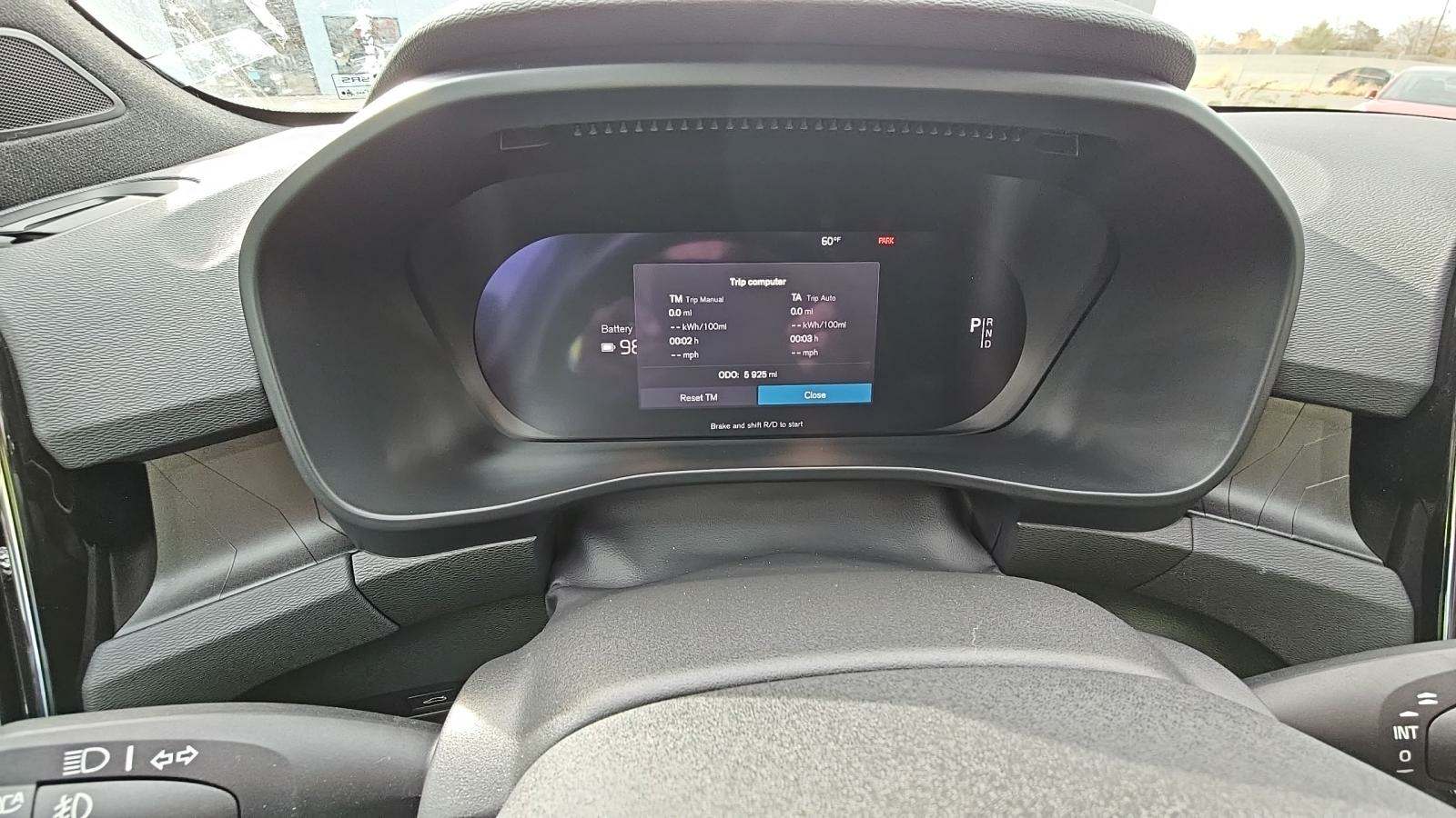 Volvo XC40 Recharge Pure Electric Plus 2023 | Grand Car Volvo XC40 Recharge Pure Electric Plus 2023 - доставка авто из США