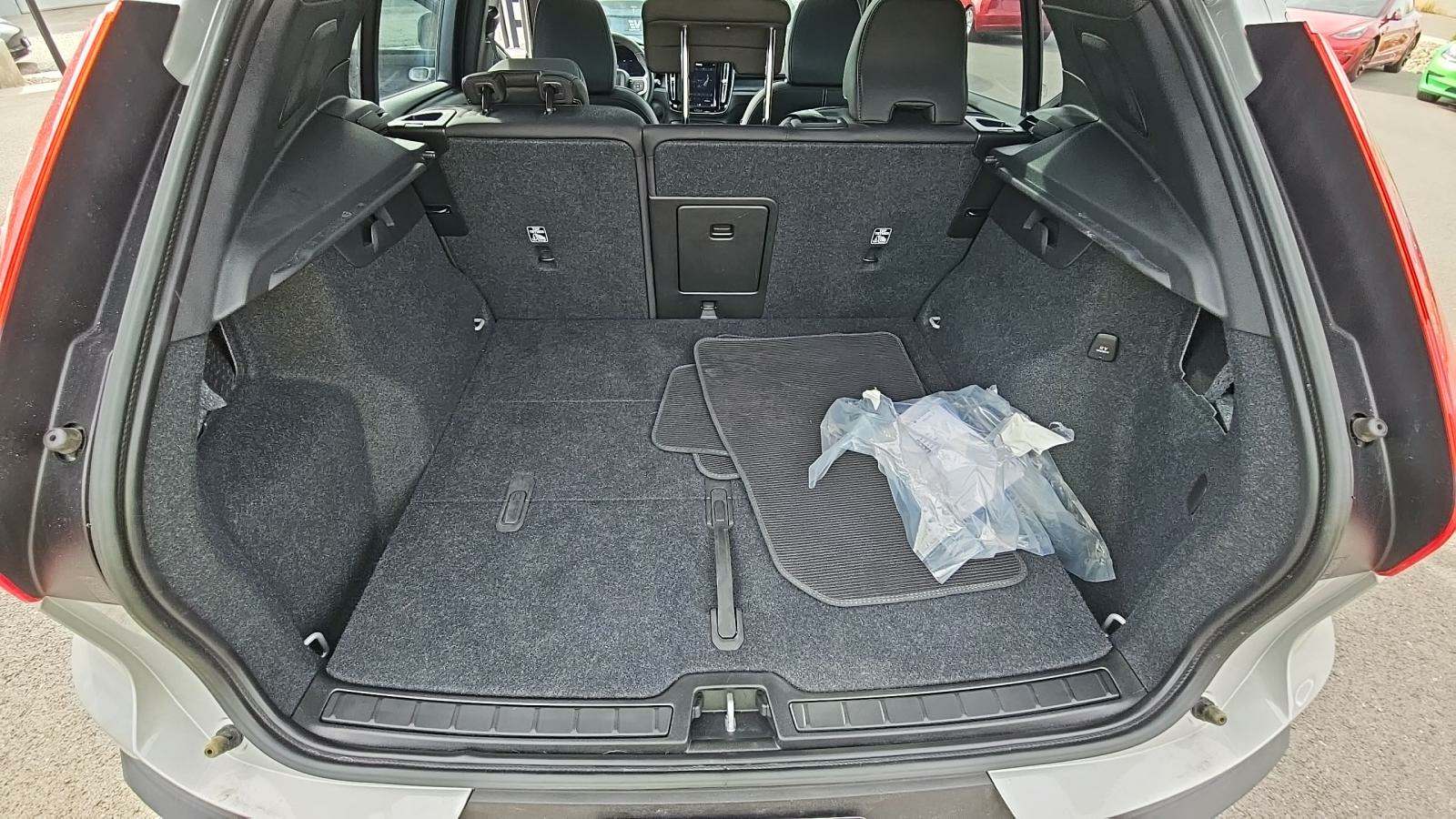 Volvo XC40 Recharge Pure Electric Plus 2023 | Grand Car Volvo XC40 Recharge Pure Electric Plus 2023 - доставка авто из США