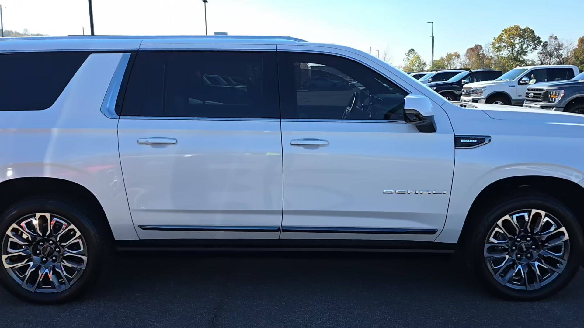 GMC Yukon Denali XL Ultimate 5SB 2024 | Grand Car GMC Yukon Denali XL Ultimate 5SB 2024 - доставка авто из США