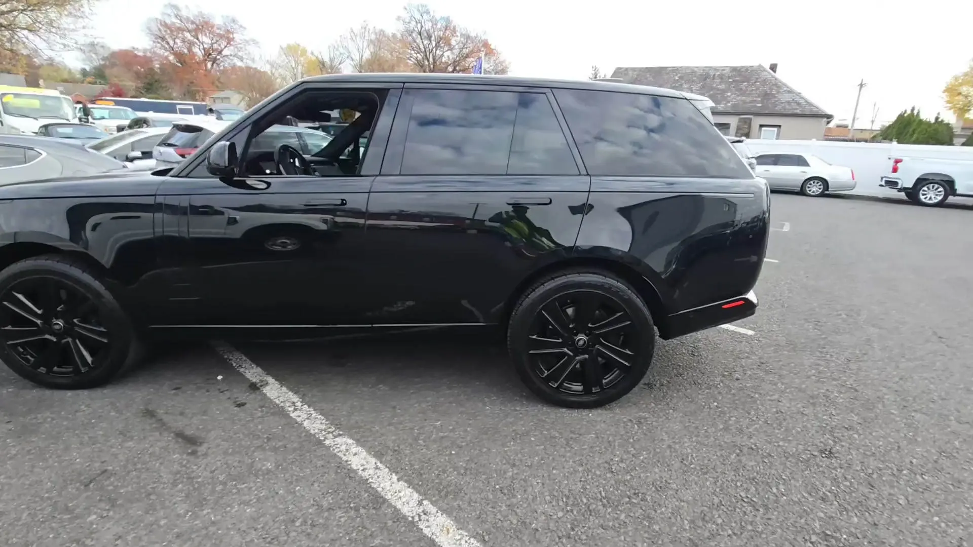 Land Rover Range Rover SE 2023 | Grand Car Land Rover Range Rover SE 2023 - доставка авто из США