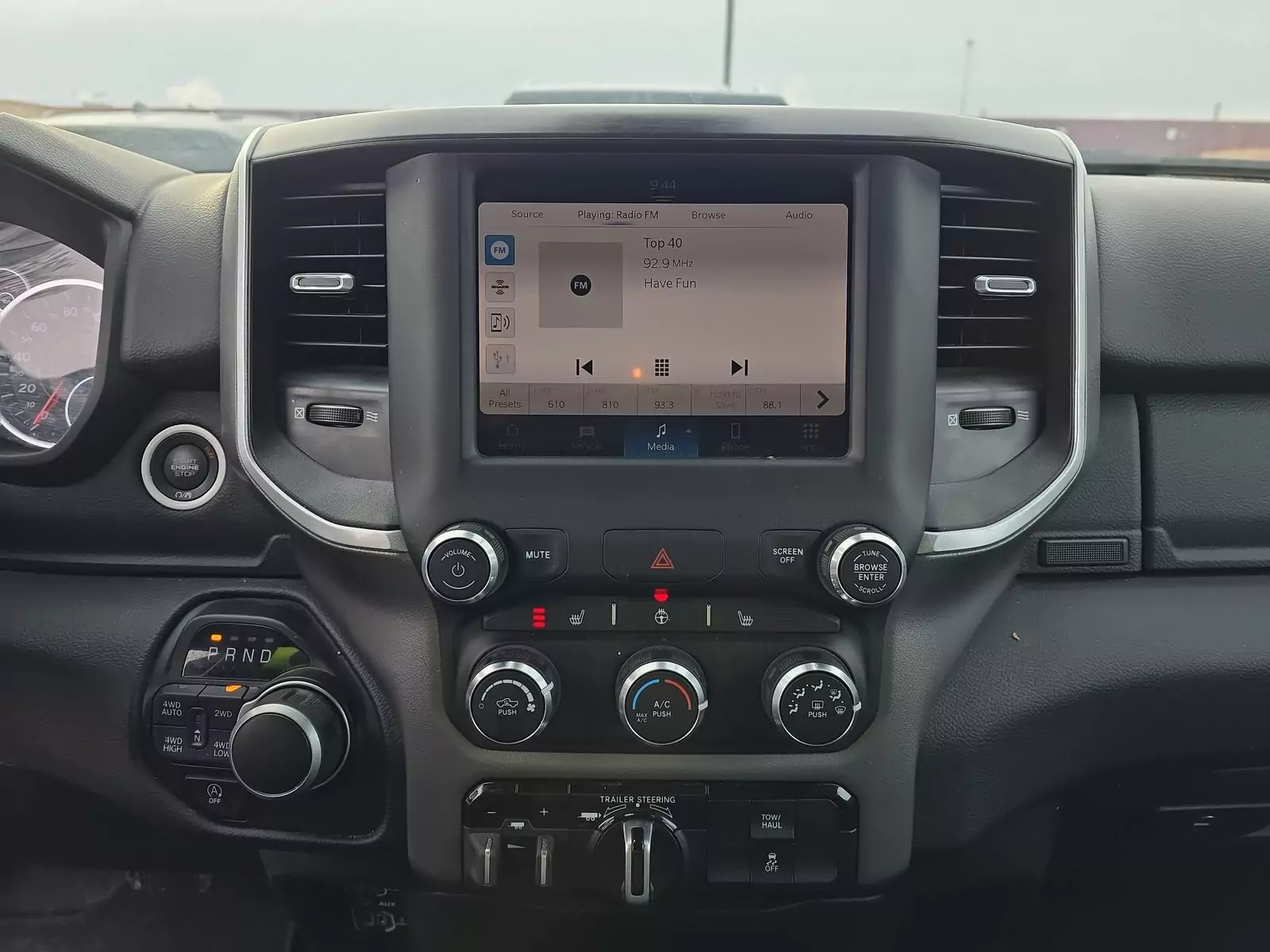 Ram 1500 Lone Star Crew Cab Extra Short Bed 2023 | Grand Car Ram 1500 Lone Star Crew Cab Extra Short Bed 2023 - доставка авто из США