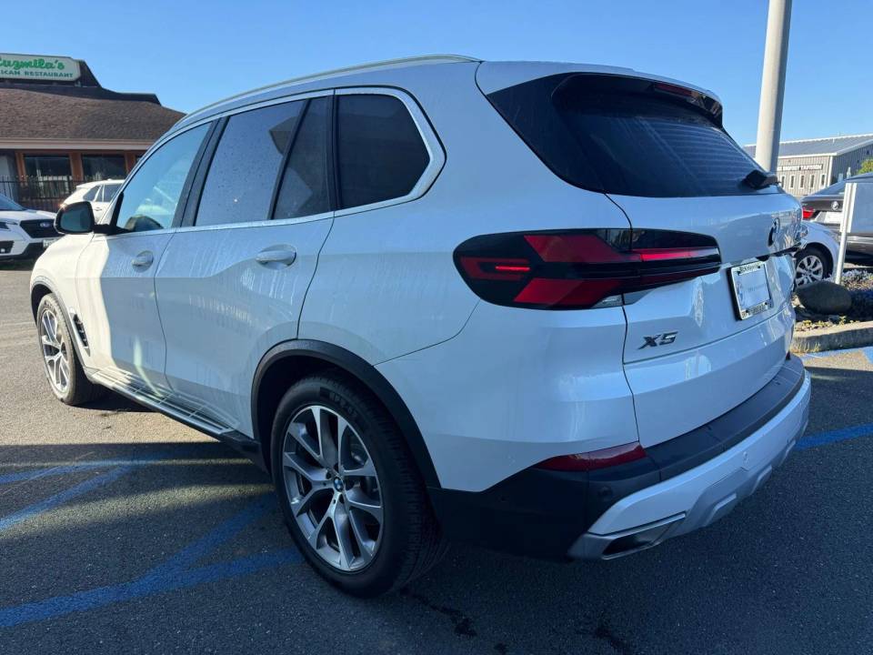 BMW X5 xDrive40i 2024 | Grand Car BMW X5 xDrive40i 2024 - доставка авто из США