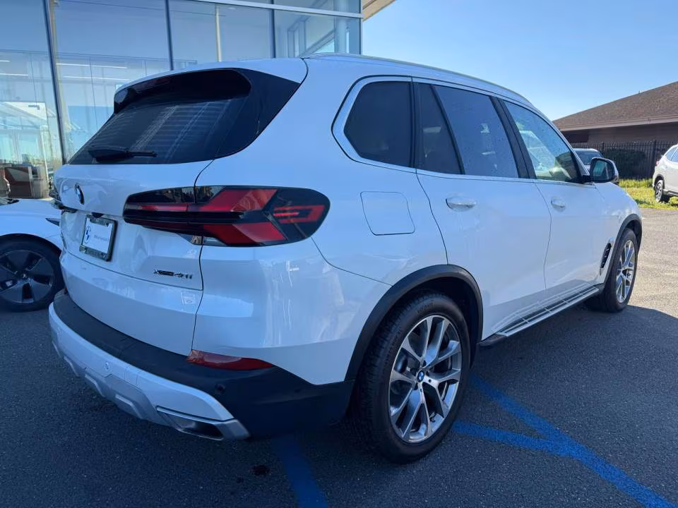 BMW X5 xDrive40i 2024 | Grand Car BMW X5 xDrive40i 2024 - доставка авто из США