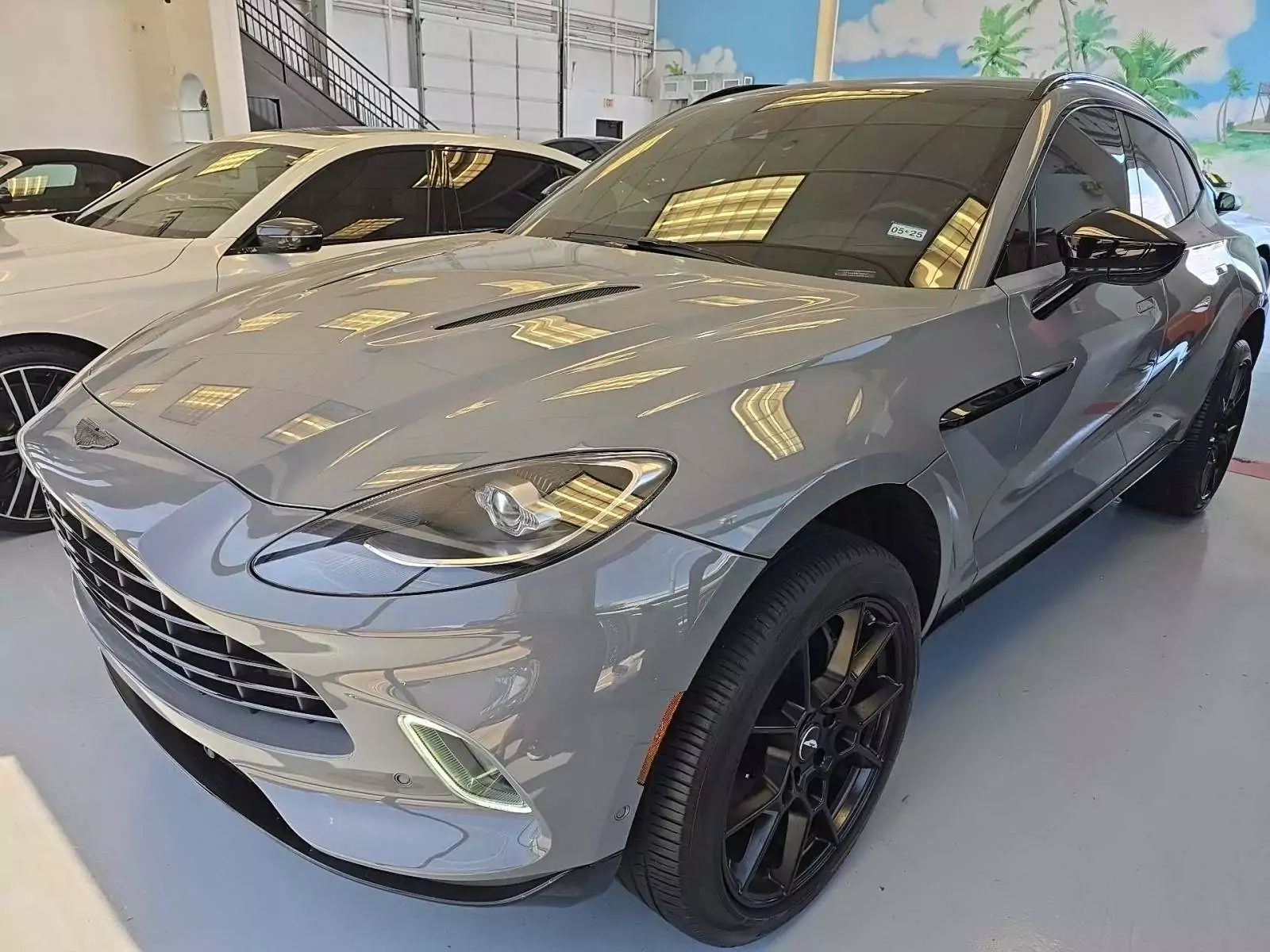 Aston Martin DBX 2021 - доставка авто из США