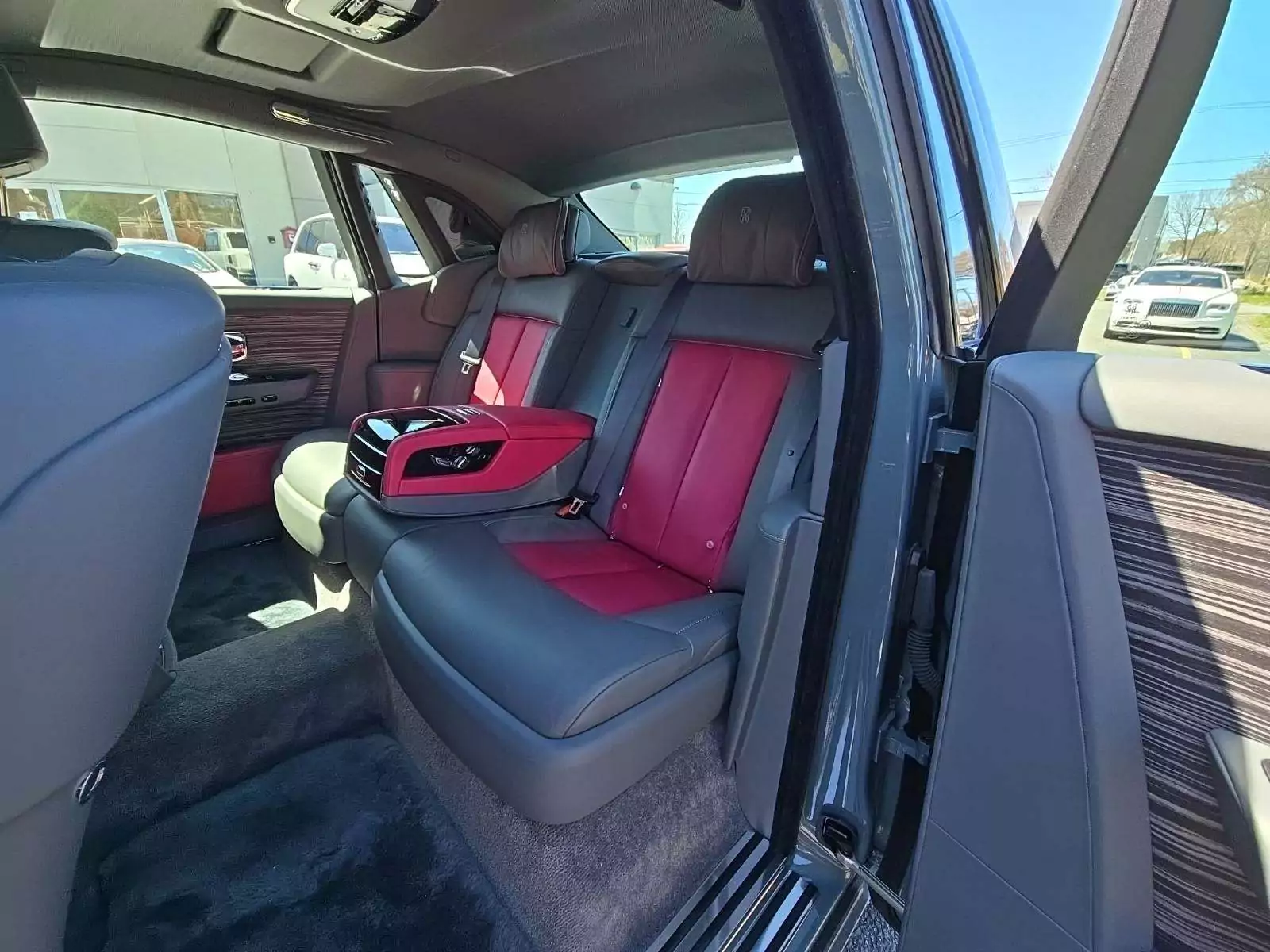 Rolls-Royce Phantom 2023 | Grand Car Rolls-Royce Phantom 2023 - доставка авто из США