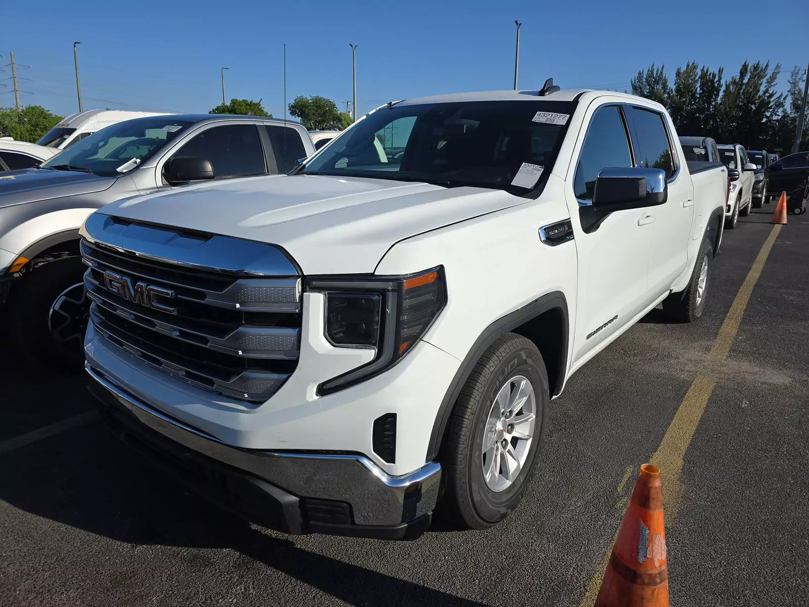 GMC Sierra 1500 SLE Crew Cab Short Bed 3SA 2023 - доставка авто из США