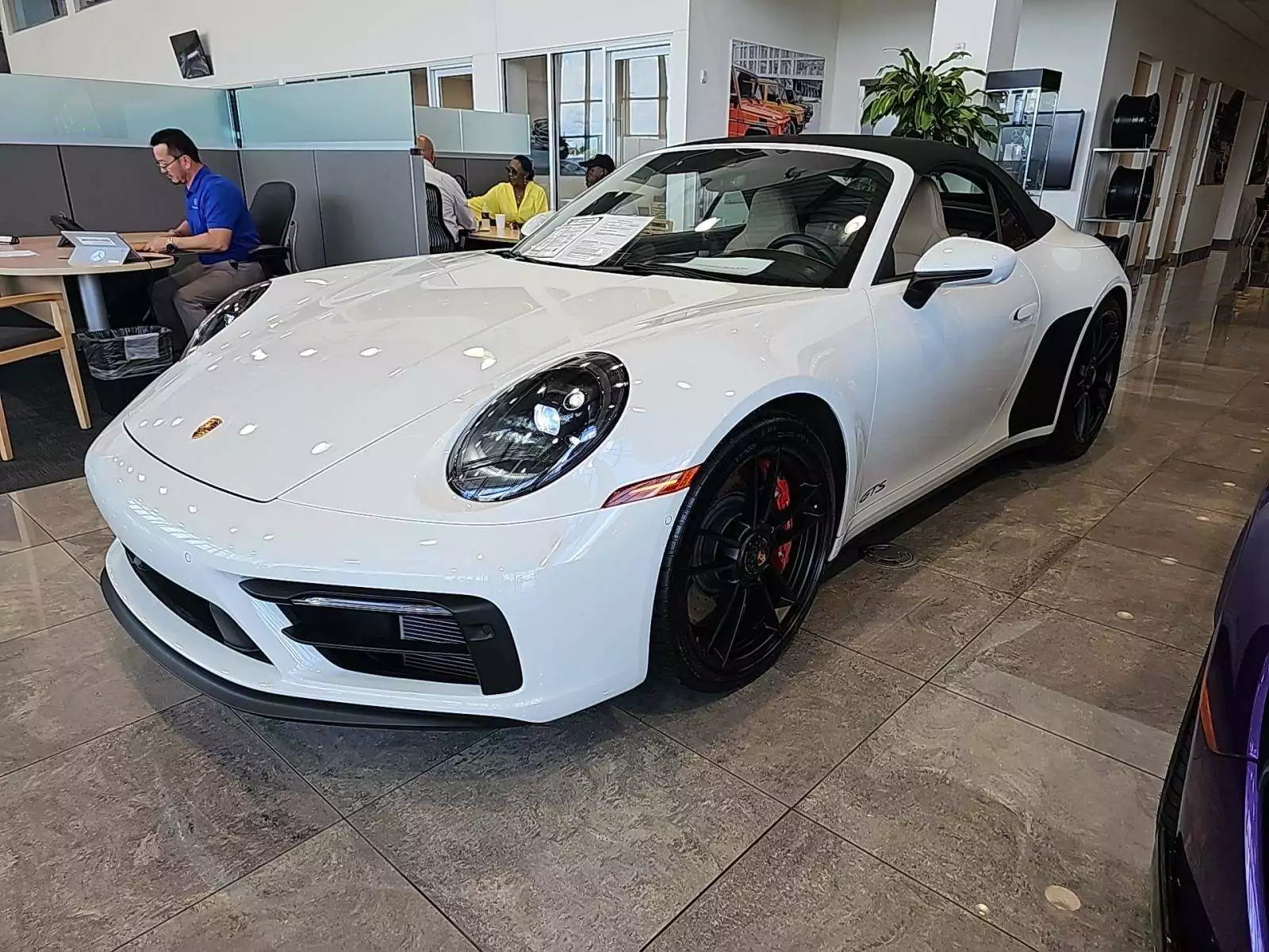 Porsche 911 Carrera 4 GTS Cabriolet 2023 - доставка авто из США