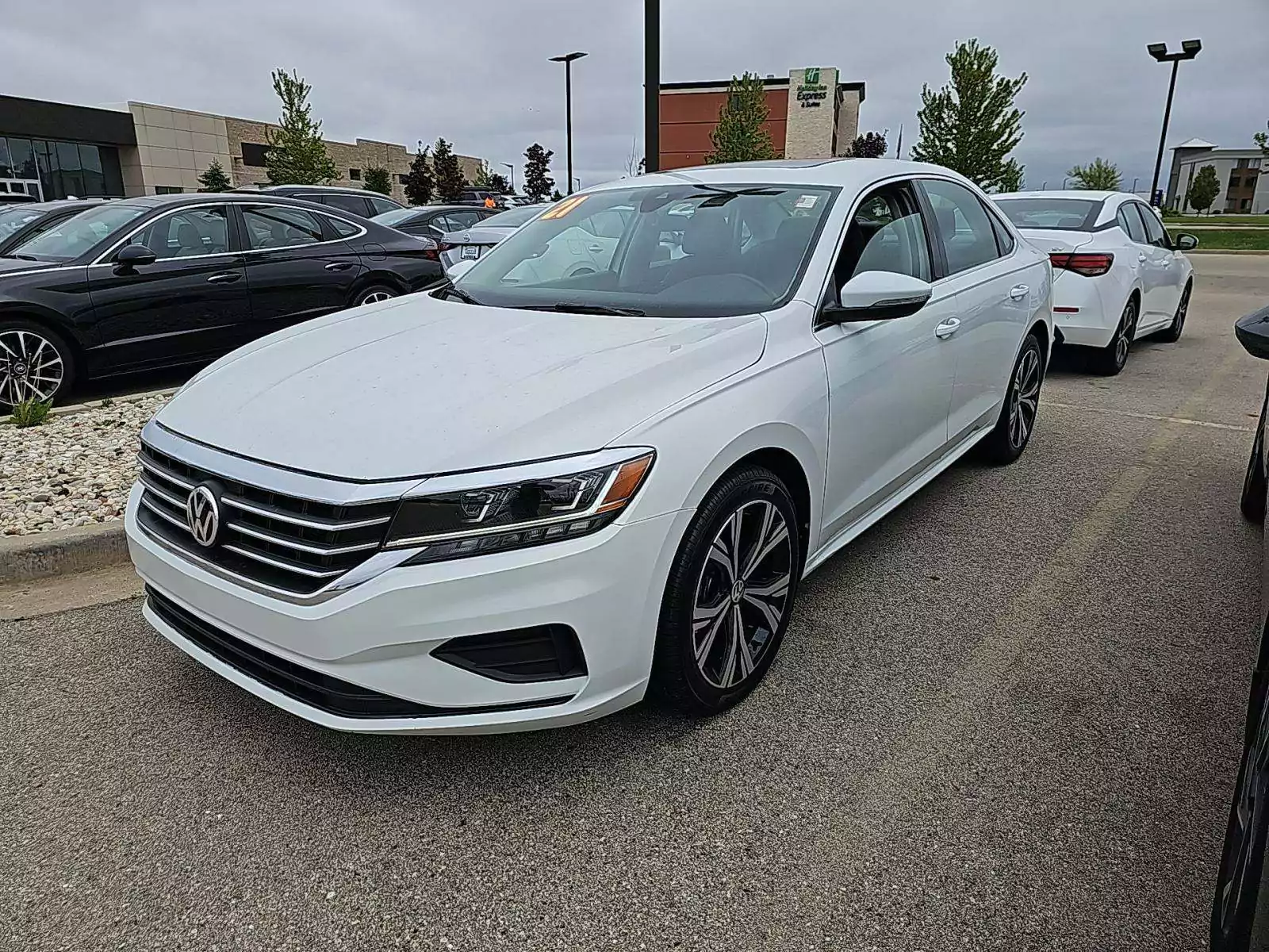 Volkswagen Passat 2.0T SE 2021 - доставка авто из США
