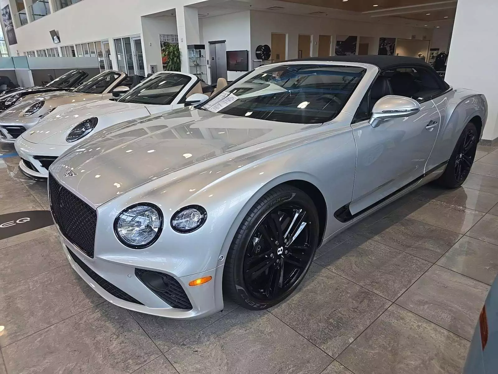 Bentley Continental GTC V8 2023 - доставка авто из США