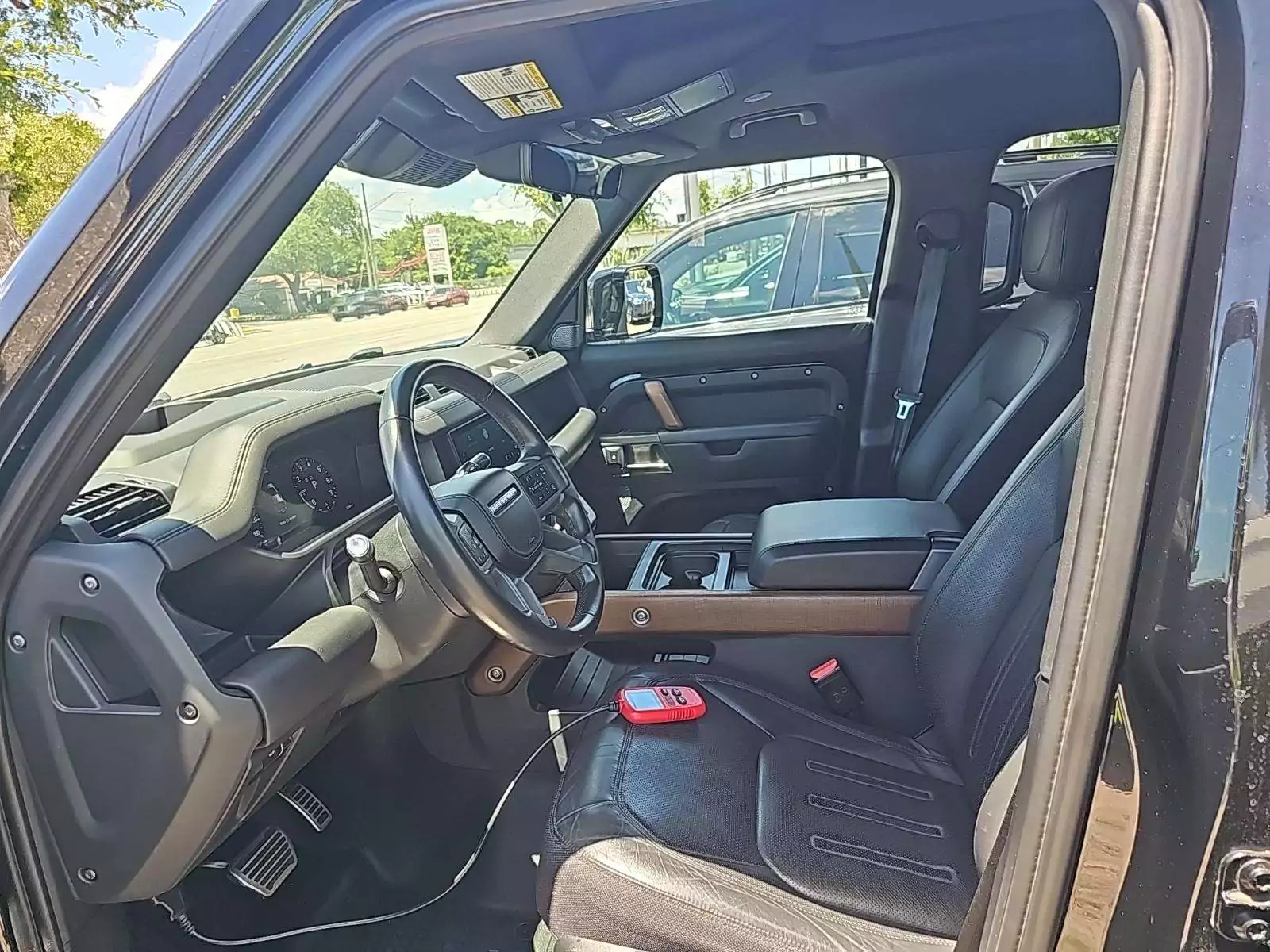 Land Rover Defender 110 X 2022 | Grand Car Land Rover Defender 110 X 2022 - доставка авто из США