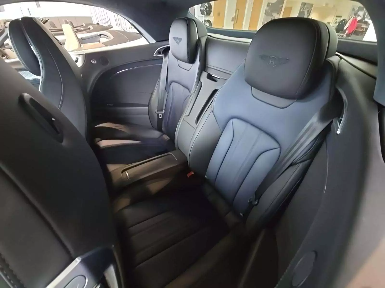 Bentley Continental GTC V8 2023 | Grand Car Bentley Continental GTC V8 2023 - доставка авто из США