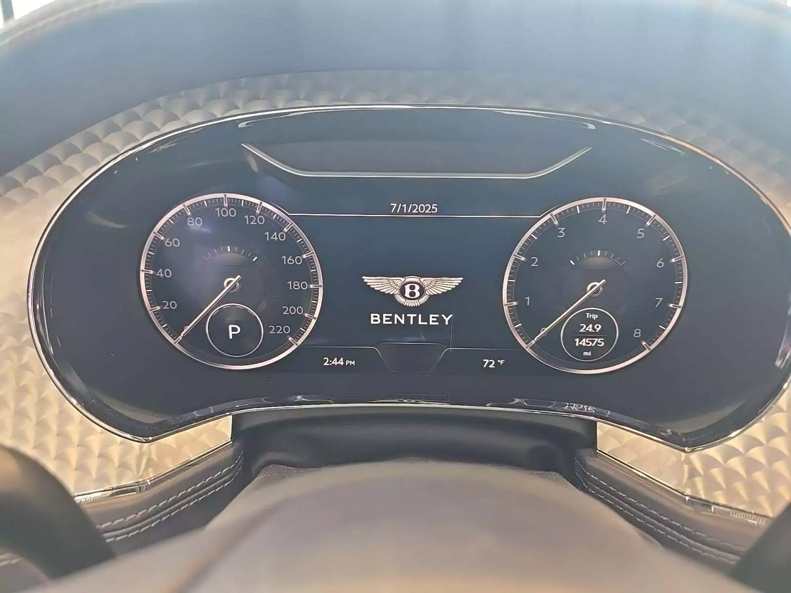 Bentley Continental GTC V8 2023 | Grand Car Bentley Continental GTC V8 2023 - доставка авто из США