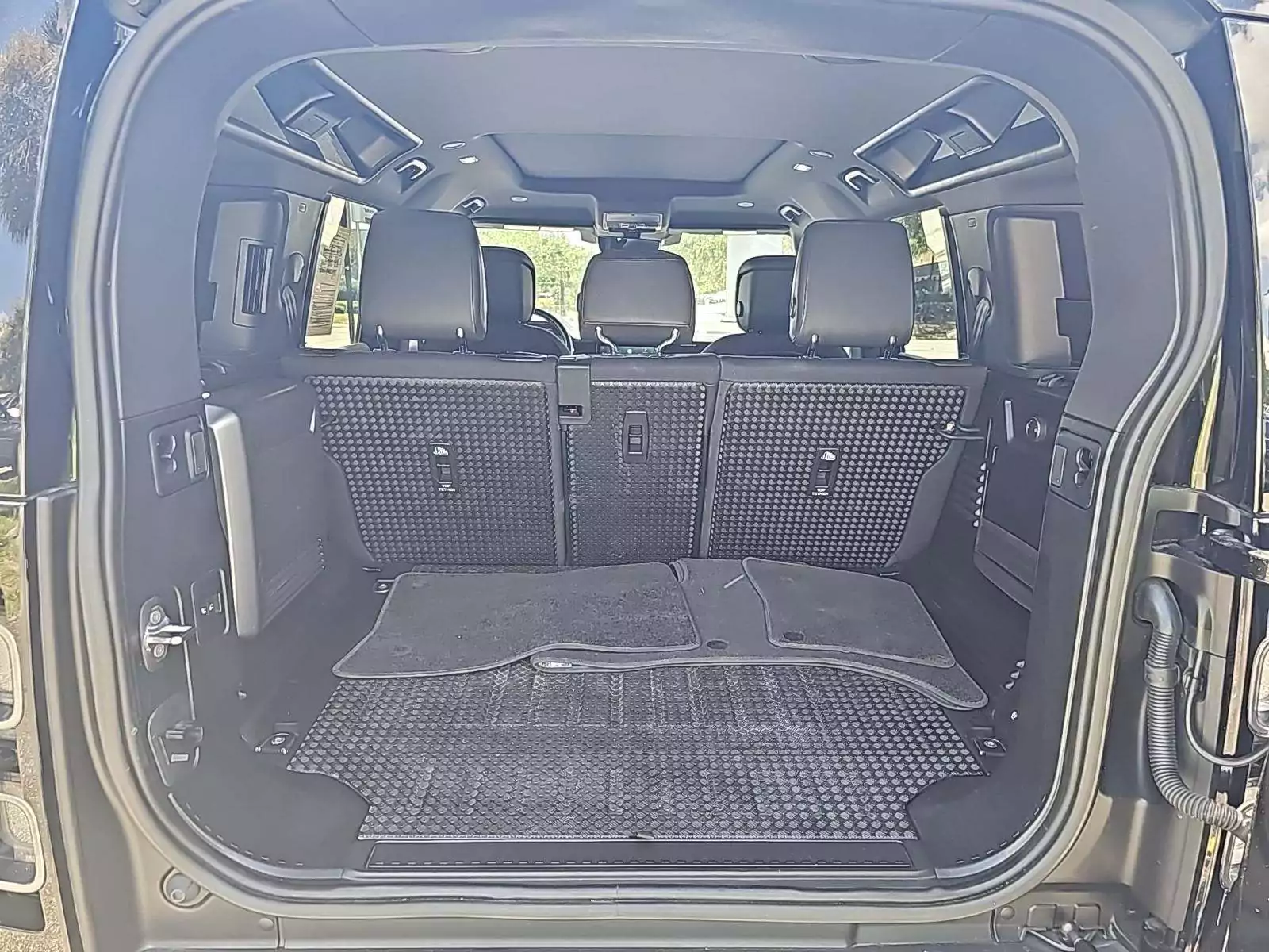 Land Rover Defender 110 X 2022 | Grand Car Land Rover Defender 110 X 2022 - доставка авто из США