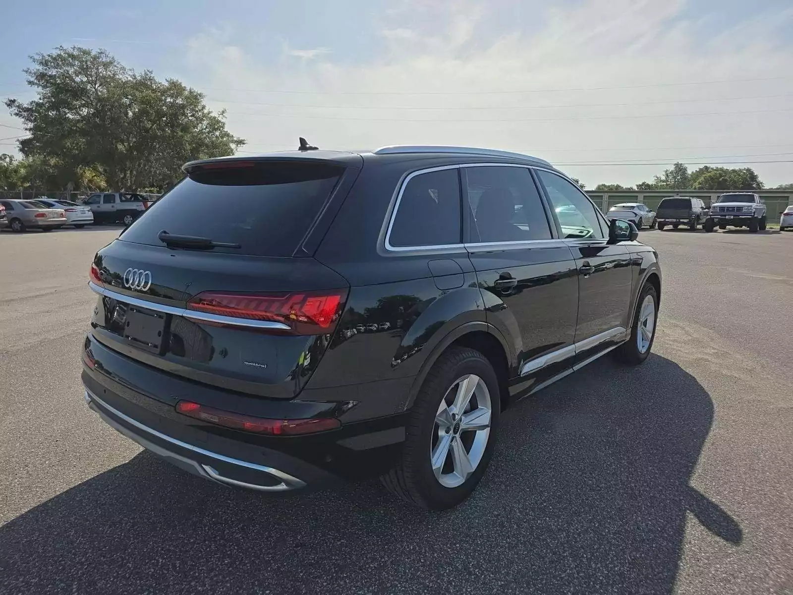 Audi Q7 Premium Plus 45 TFSI 2024 | Grand Car Audi Q7 Premium Plus 45 TFSI 2024 - доставка авто из США