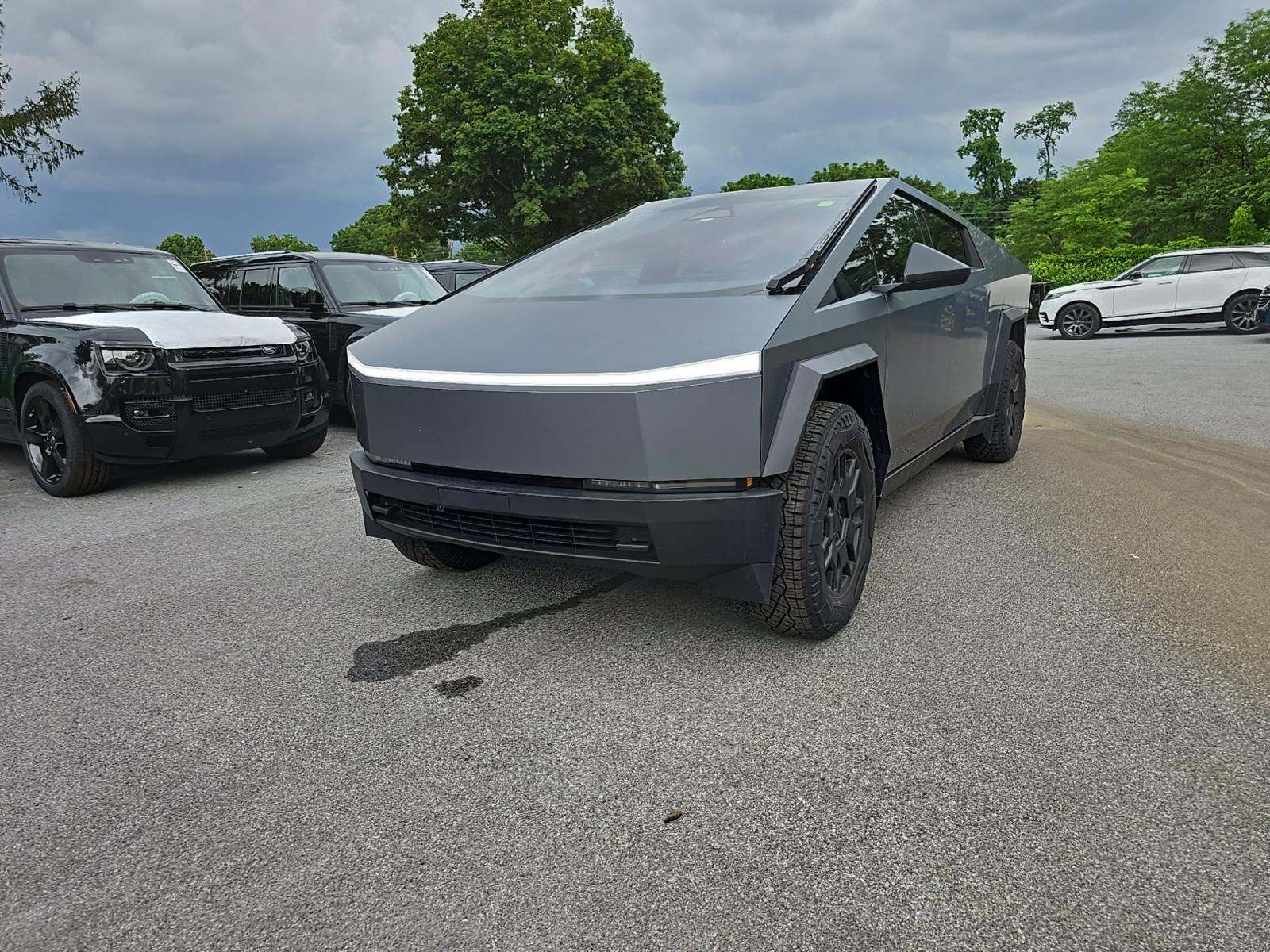 Tesla Cybertruck Crew Cab Medium Bed 2024 - доставка авто из США