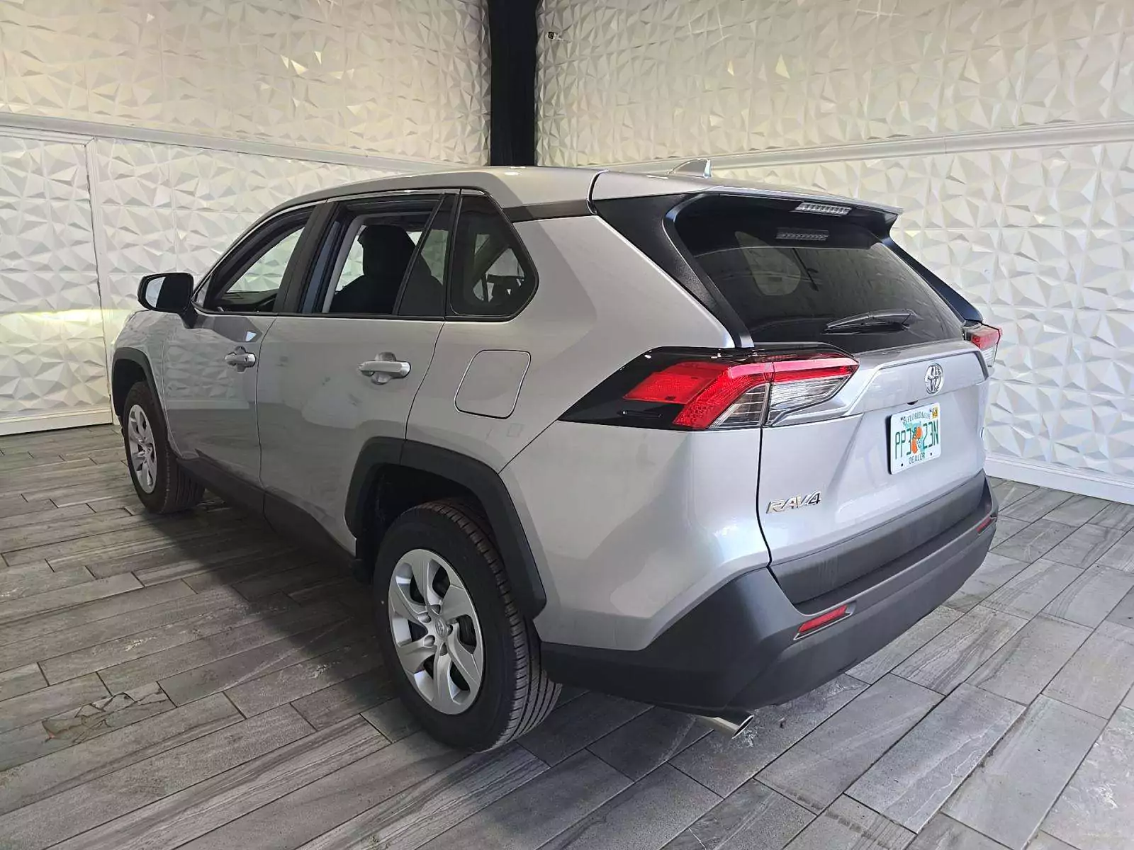 Toyota RAV4 LE 2025 | Grand Car Toyota RAV4 LE 2025 - доставка авто из США
