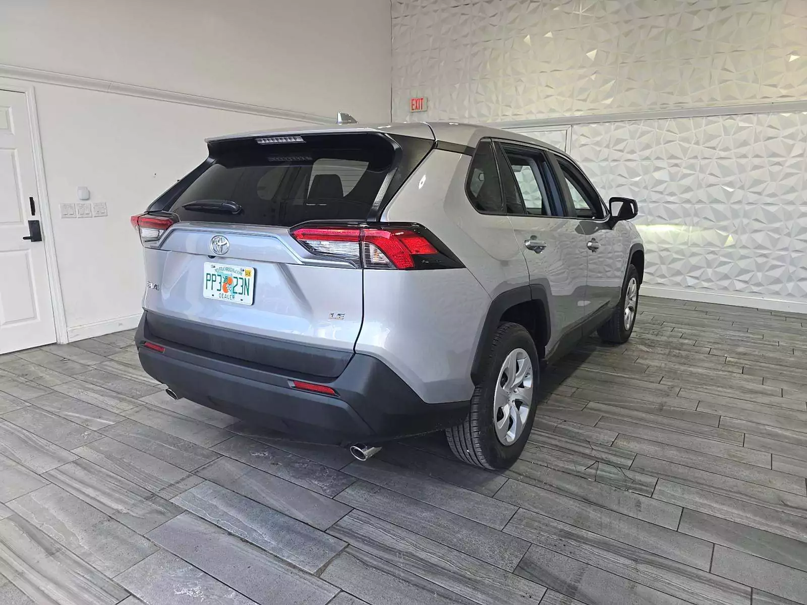Toyota RAV4 LE 2025 | Grand Car Toyota RAV4 LE 2025 - доставка авто из США
