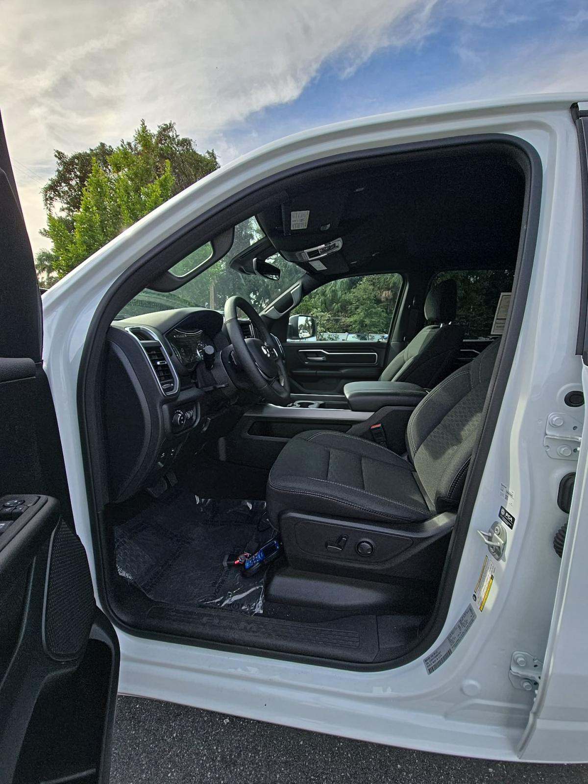 Ram 1500 Big Horn Crew Cab Short Bed 2025 | Grand Car Ram 1500 Big Horn Crew Cab Short Bed 2025 - доставка авто из США