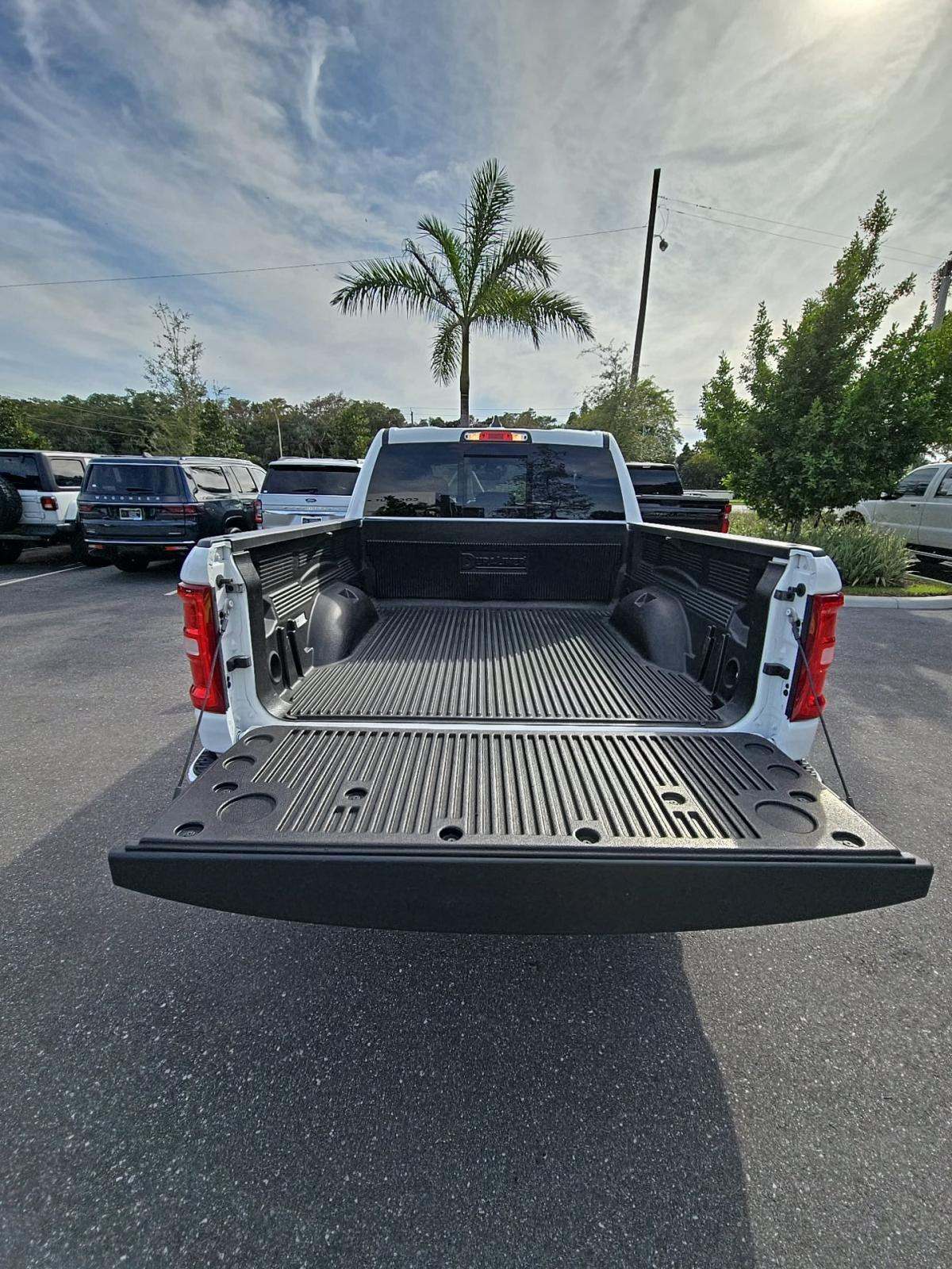 Ram 1500 Big Horn Crew Cab Short Bed 2025 | Grand Car Ram 1500 Big Horn Crew Cab Short Bed 2025 - доставка авто из США