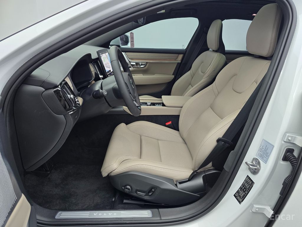 Volvo S90 B5 Ultra Bright 2026 | Grand Car Volvo S90 B5 Ultra Bright 2026 - доставка авто из США