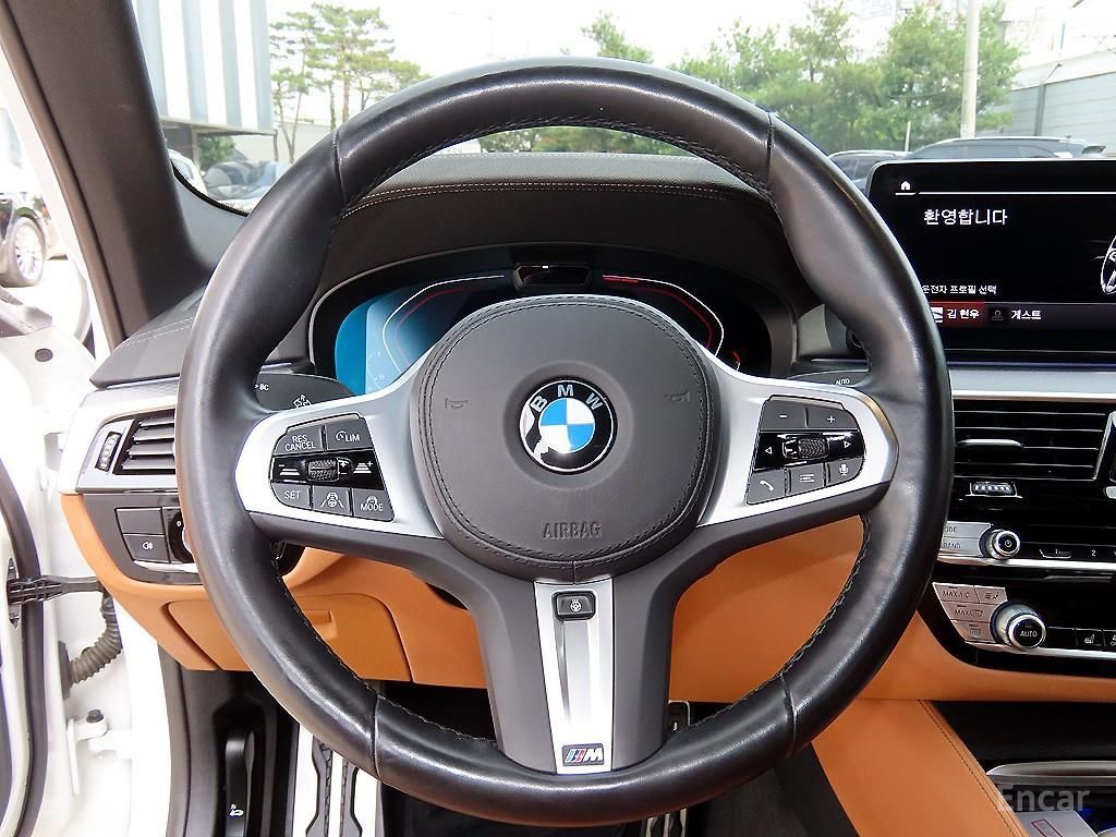BMW 5 Series 520i M Sport 2023 | Grand Car BMW 5 Series 520i M Sport 2023 - доставка авто из США