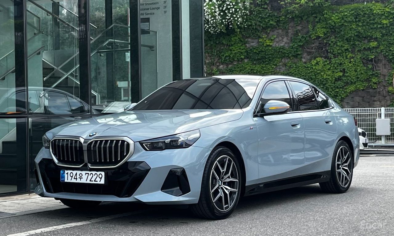BMW 5 Series 520i M Sport 2025 - доставка авто из США