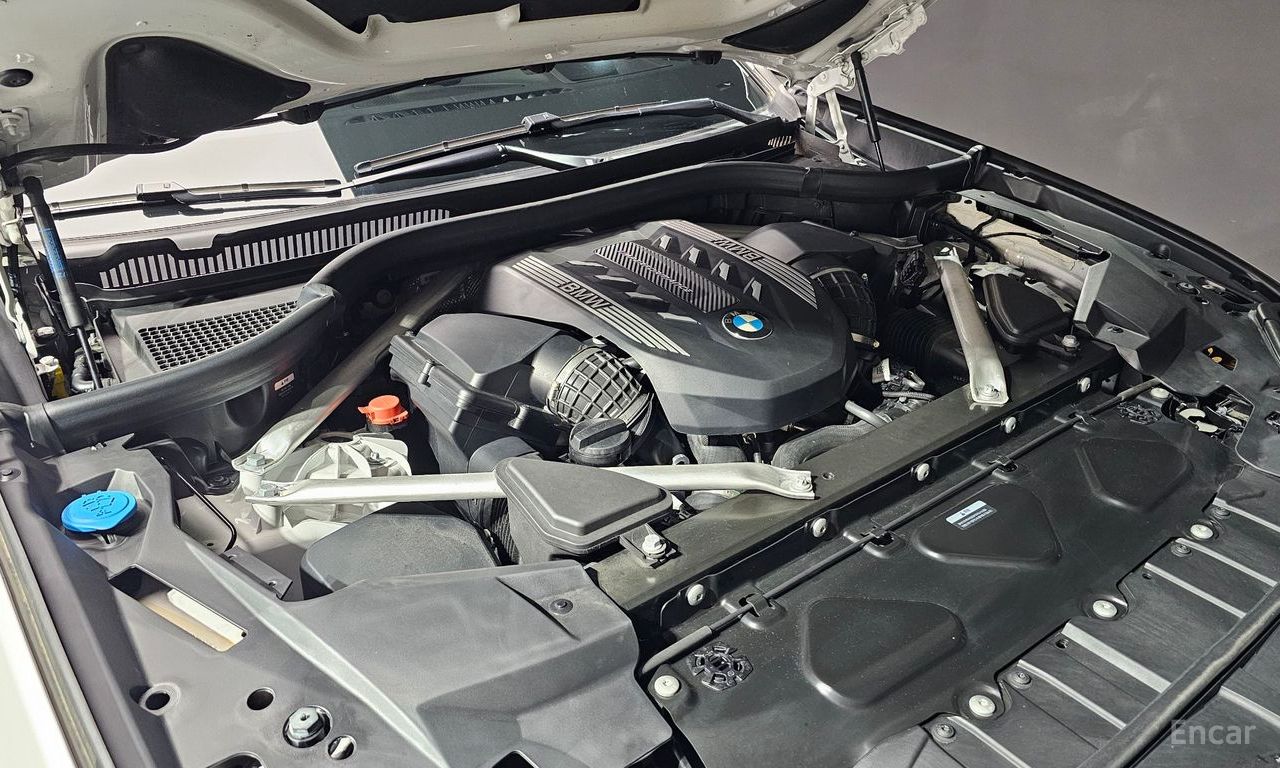 BMW X6 M50i 2023 | Grand Car BMW X6 M50i 2023 - доставка авто из США