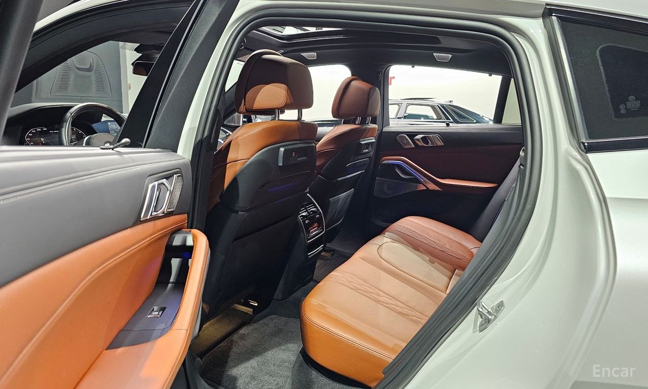 BMW X6 M50i 2023 | Grand Car BMW X6 M50i 2023 - доставка авто из США